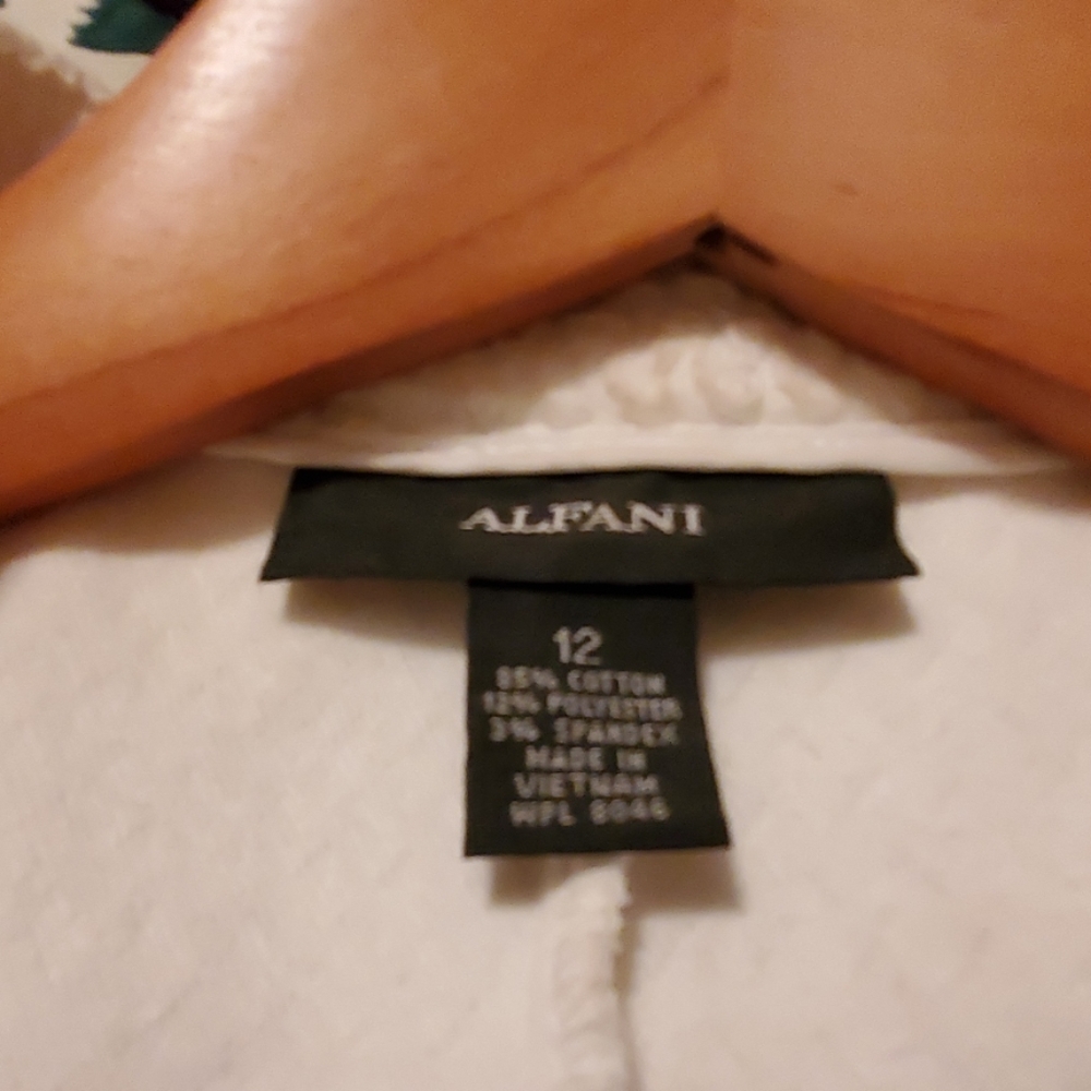 Beautiful, open front Alfani jacket